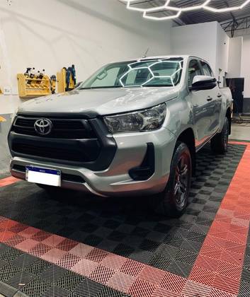 TOYOTA HILUX 2.8 D-4D TURBO DIESEL CD POWER PACK 4X4 MANUAL